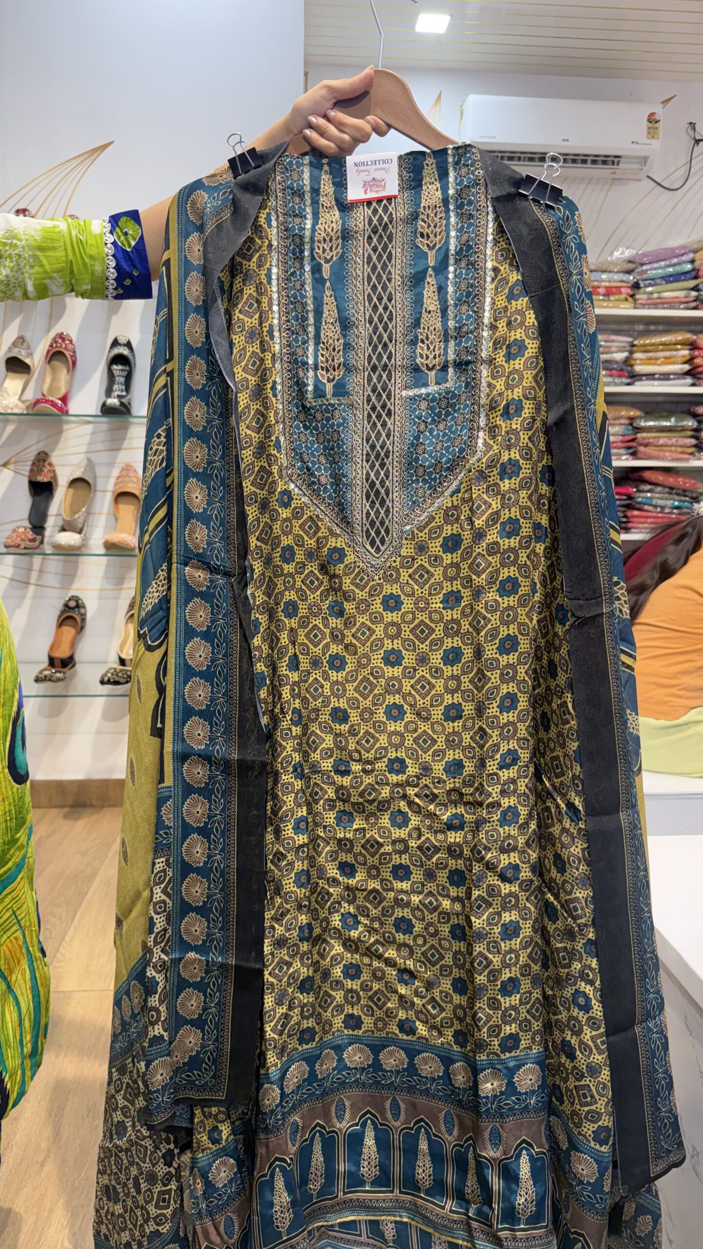 Pure Crape Floral Suit with Flowing Chinon Dupatta - Image 5