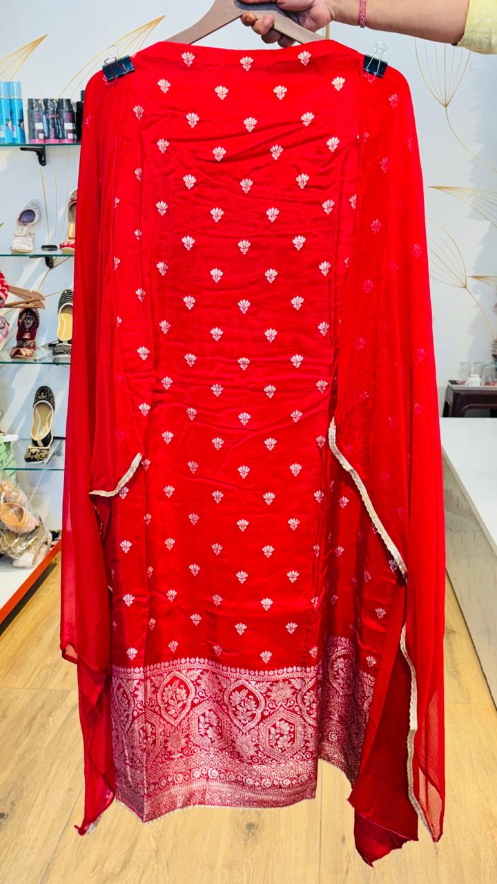 Olive Green Woven Muslin Silk Suit with Banarasi-Style Border - Image 3