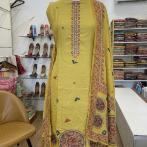 Peeli Pankhuari suit